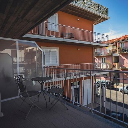 B&B Oasi Perla Del Mare Aci Castello Bagian luar foto