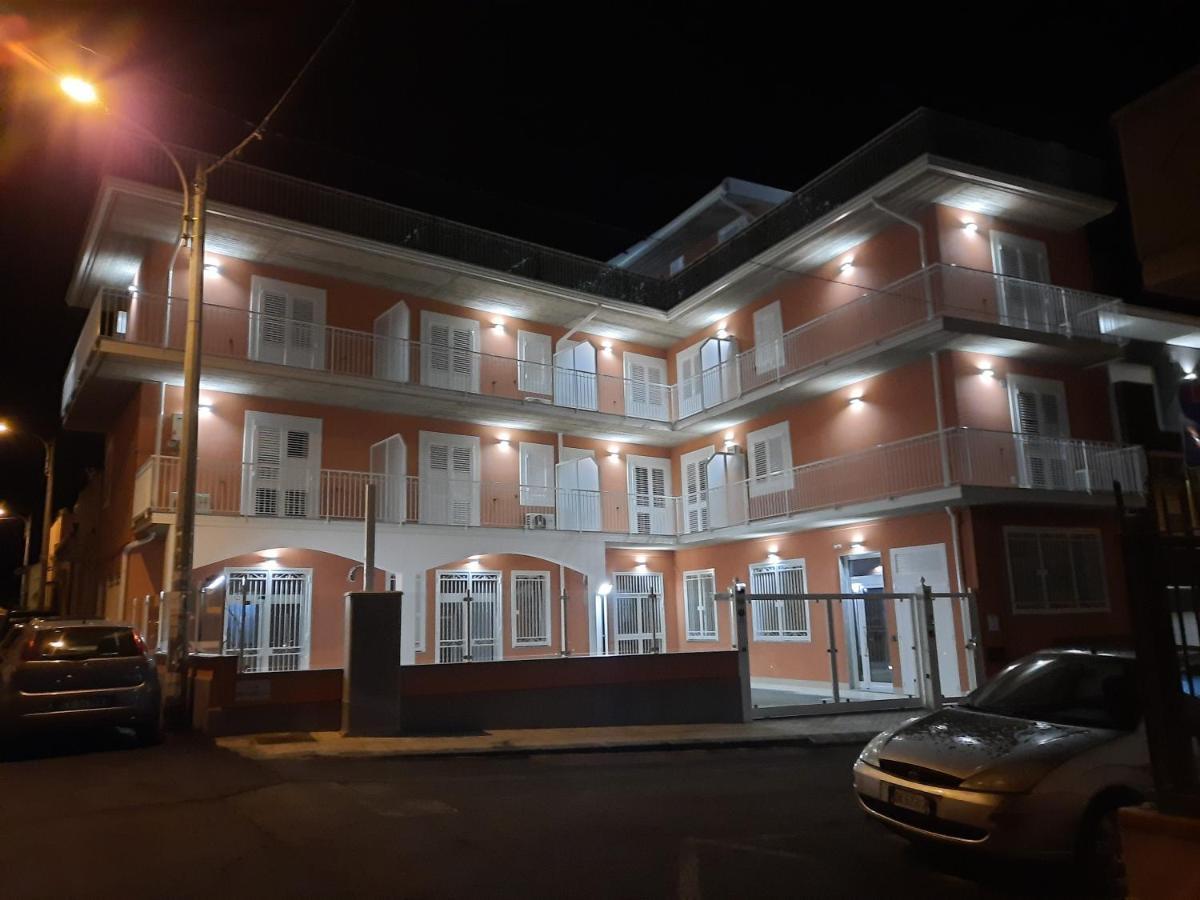 B&B Oasi Perla Del Mare Aci Castello Bagian luar foto