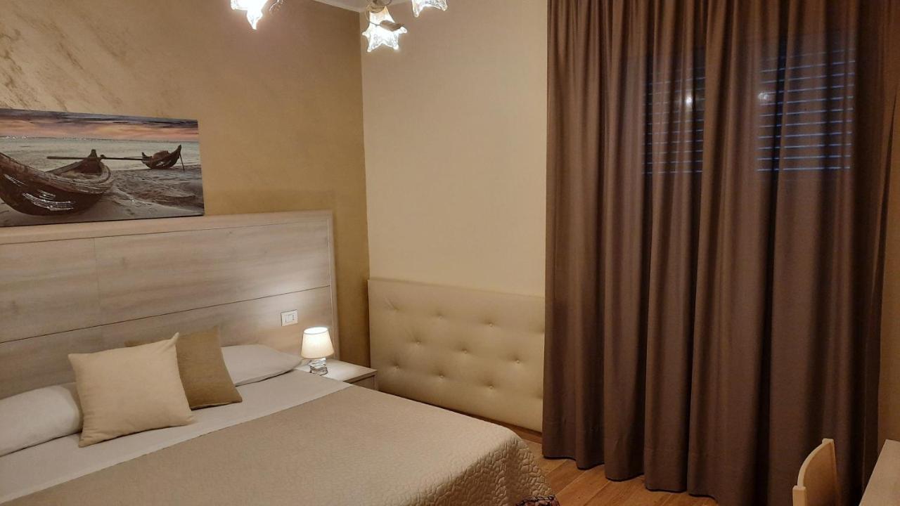 B&B Oasi Perla Del Mare Aci Castello Bagian luar foto