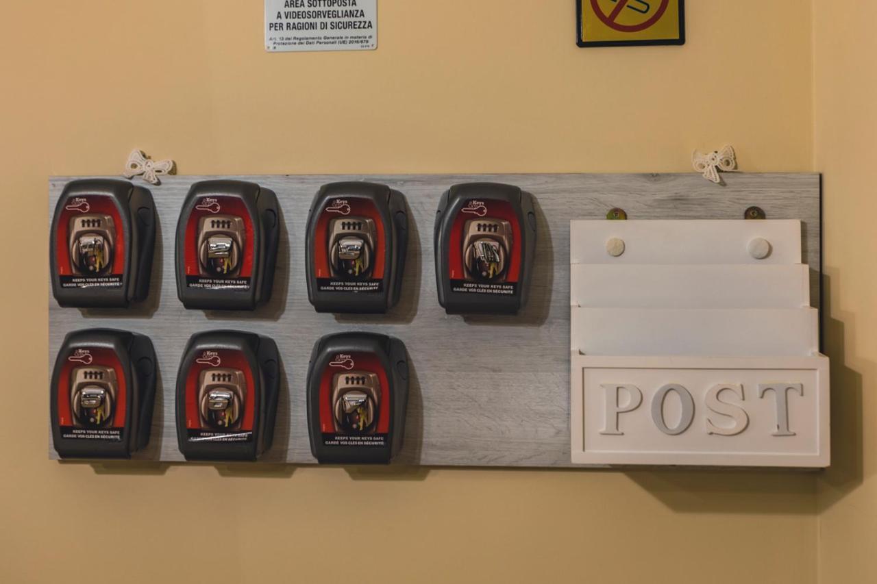 B&B Oasi Perla Del Mare Aci Castello Bagian luar foto