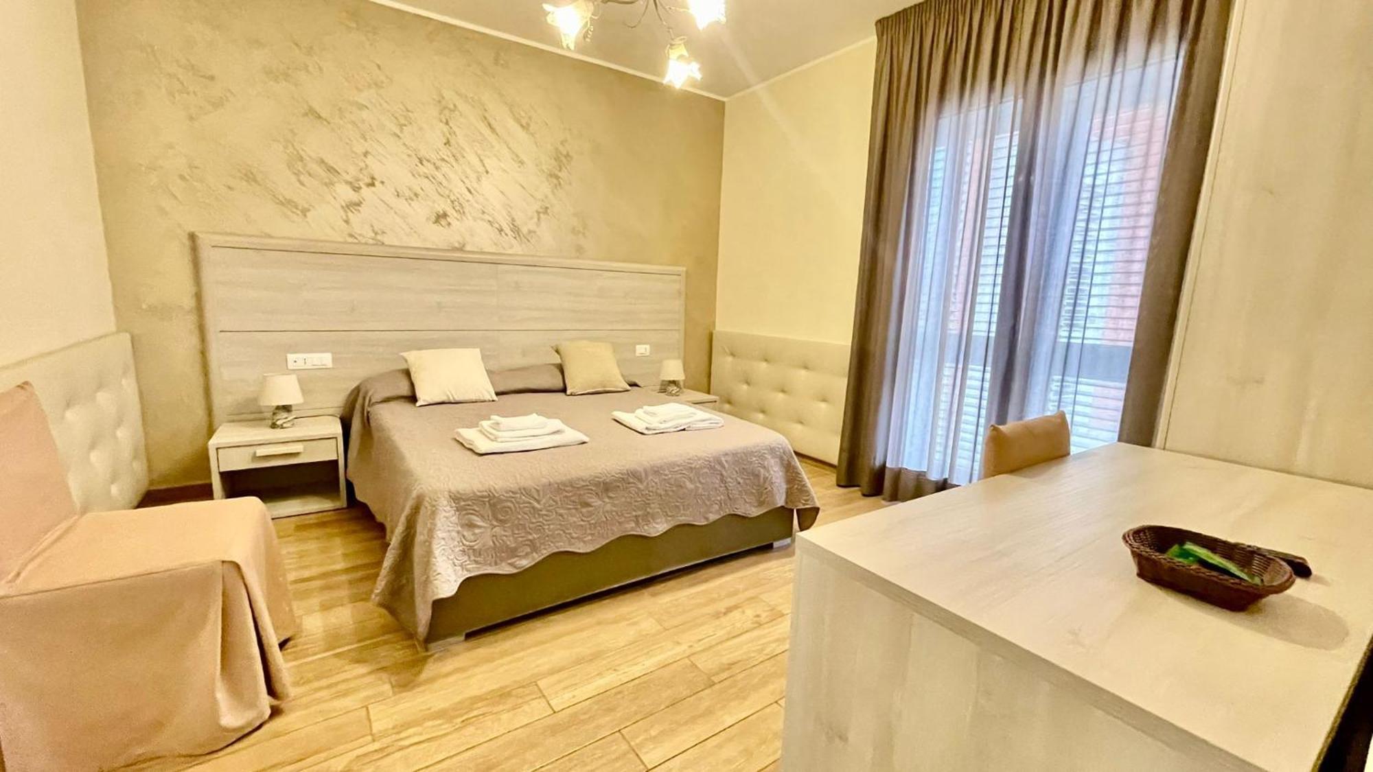 B&B Oasi Perla Del Mare Aci Castello Bagian luar foto